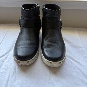 Harley Davidson summer weather riding boots.